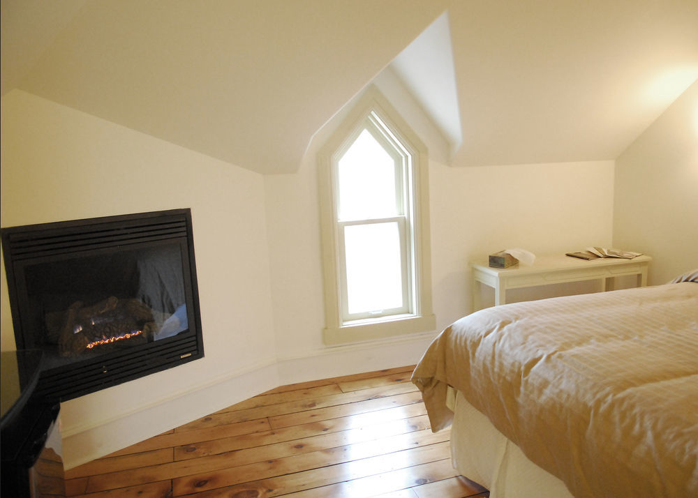 St Andrew Suites Fergus 外观 照片