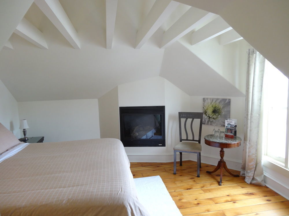 St Andrew Suites Fergus 外观 照片