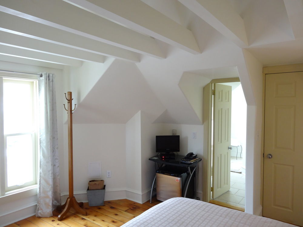 St Andrew Suites Fergus 外观 照片