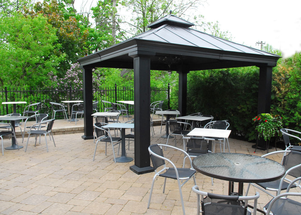 St Andrew Suites Fergus 外观 照片