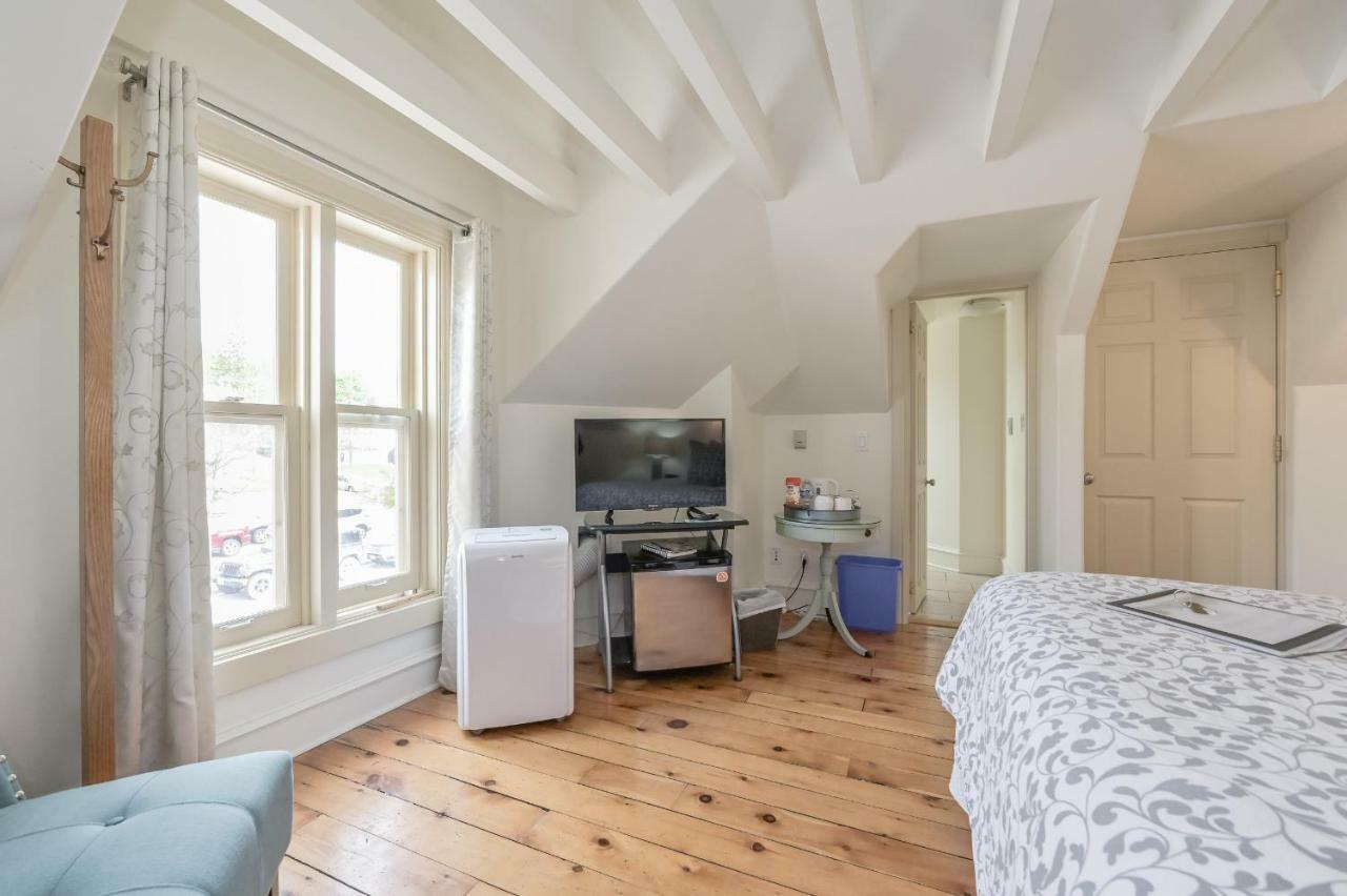 St Andrew Suites Fergus 外观 照片